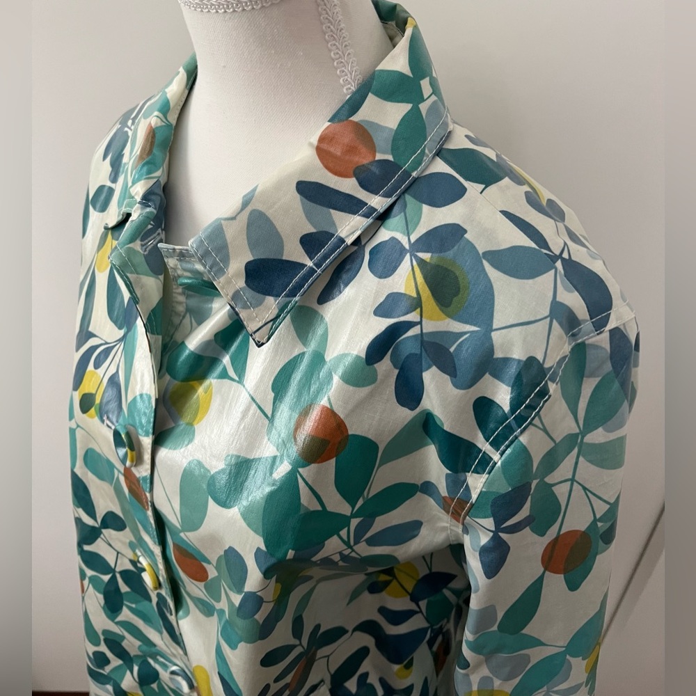 Nwot Chico’s Leaf Pattern Fully Lined Button Up J… - image 3